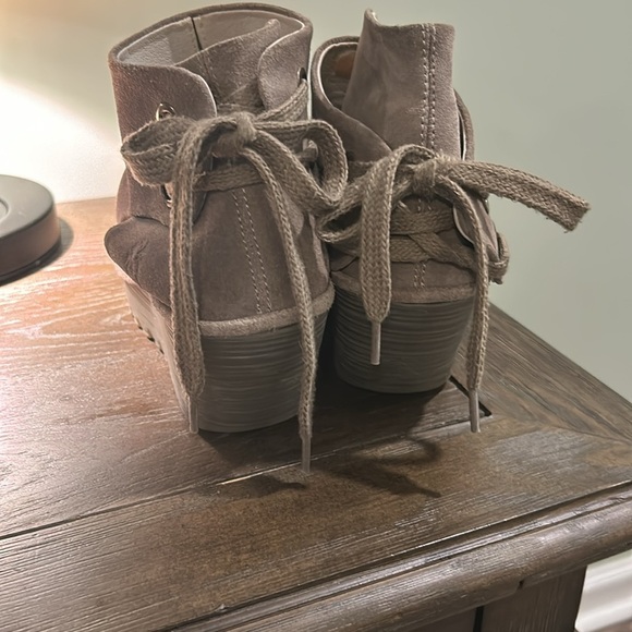 FLY LONDON Yema Taupe Suede Lace Up Wedge Booties Tan Platform - Picture 4 of 6